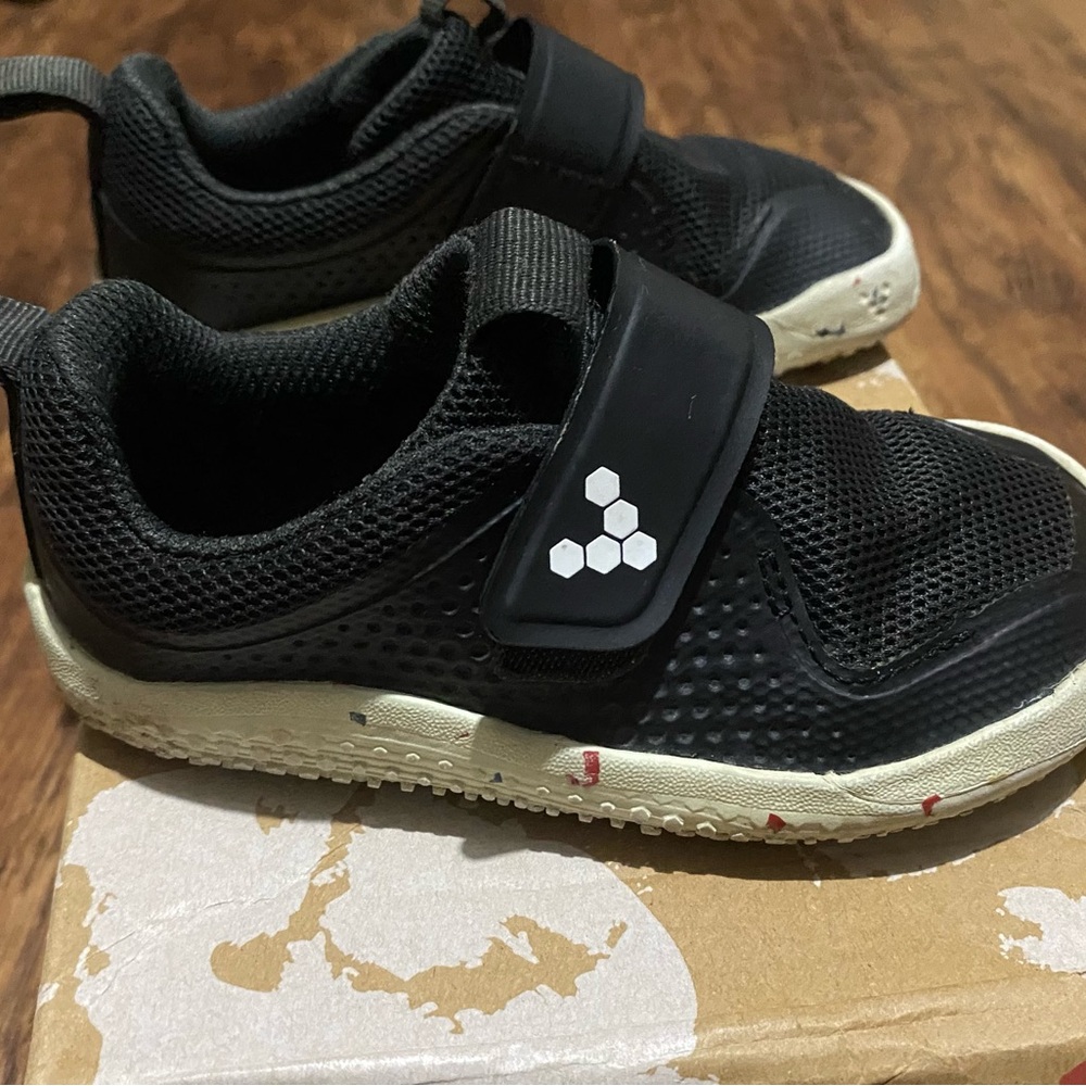 Vivo barefoot shoes